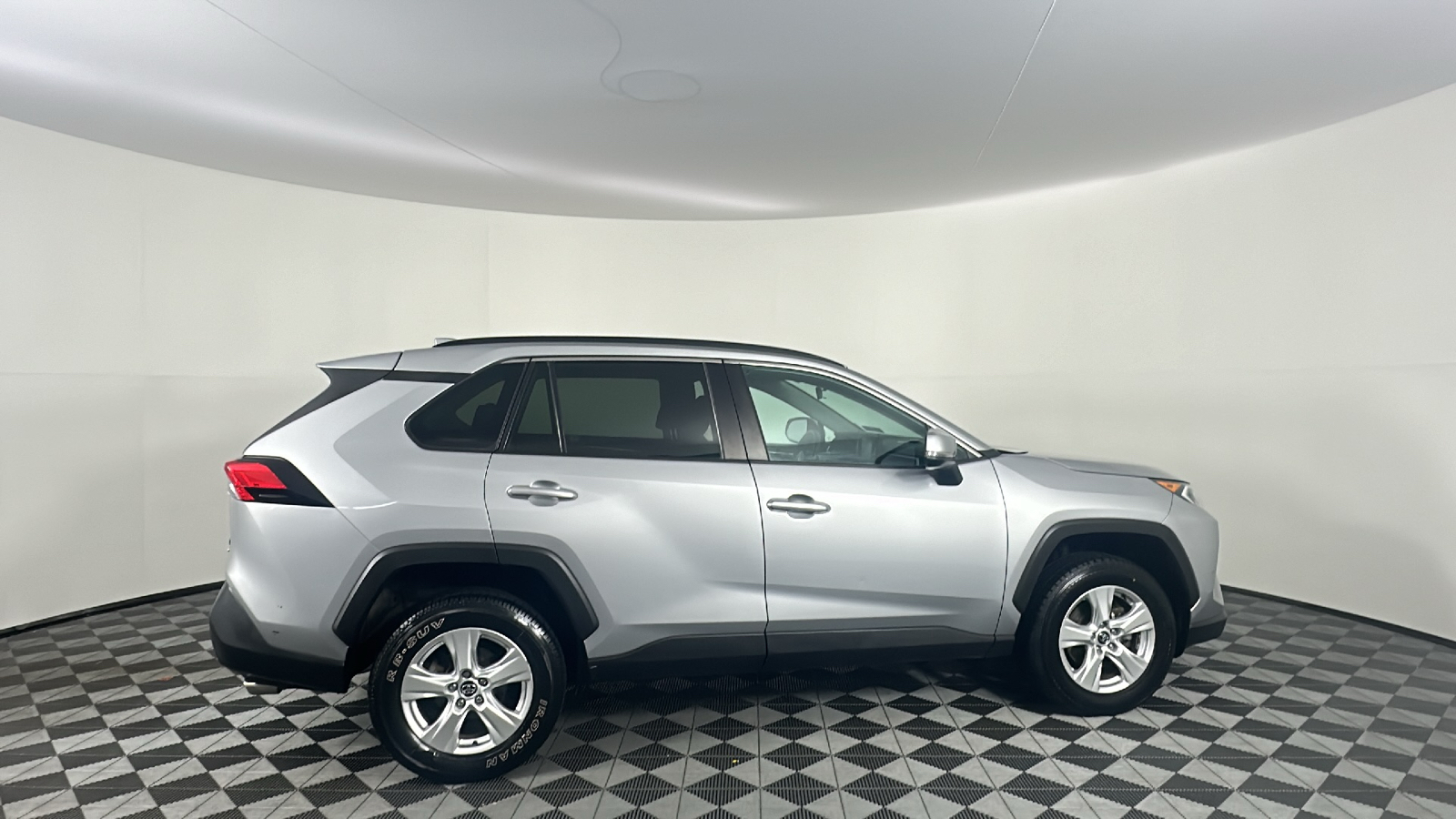 2021 Toyota RAV4 XLE 20