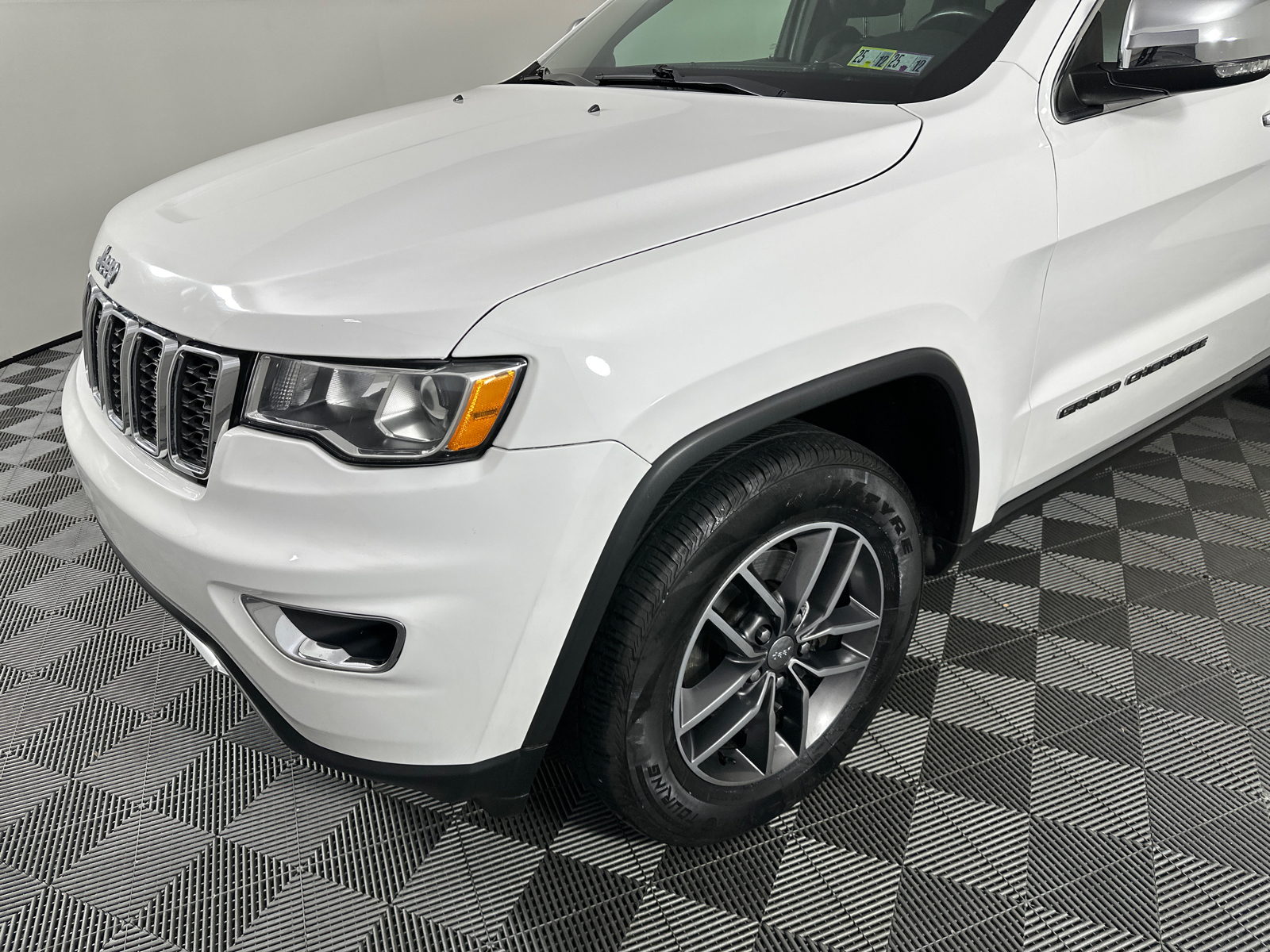 2017 Jeep Grand Cherokee Limited 7