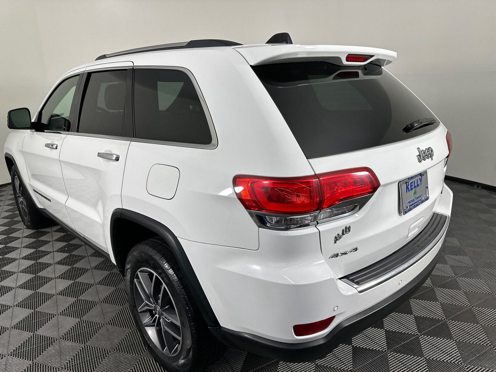 2017 Jeep Grand Cherokee Limited 12