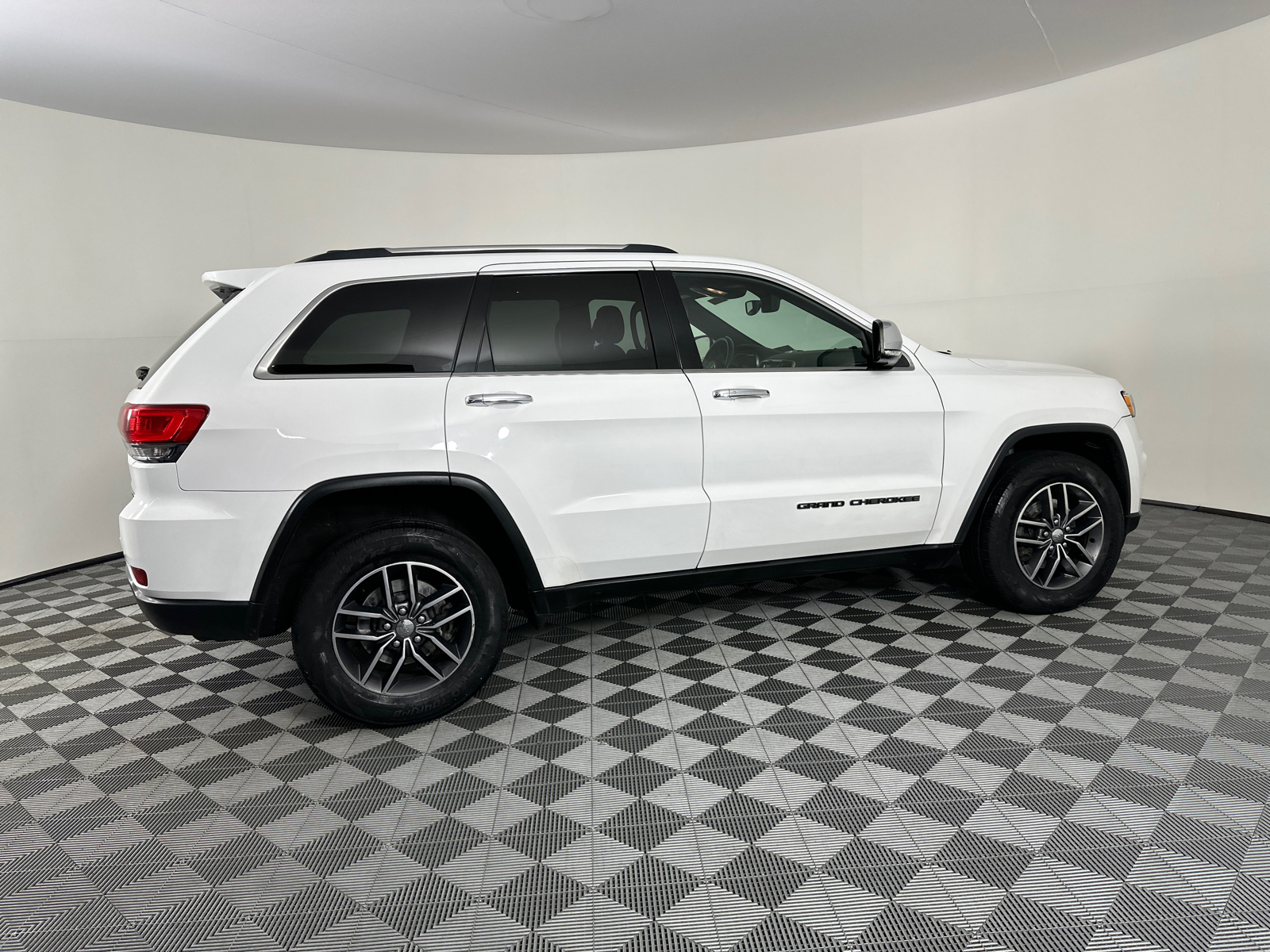 2017 Jeep Grand Cherokee Limited 21