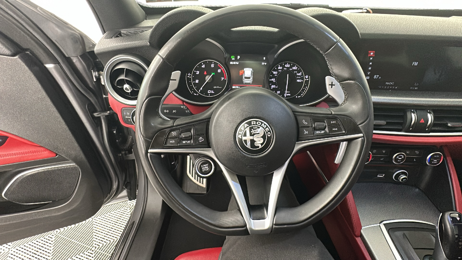 2019 Alfa Romeo Stelvio Ti Sport 37