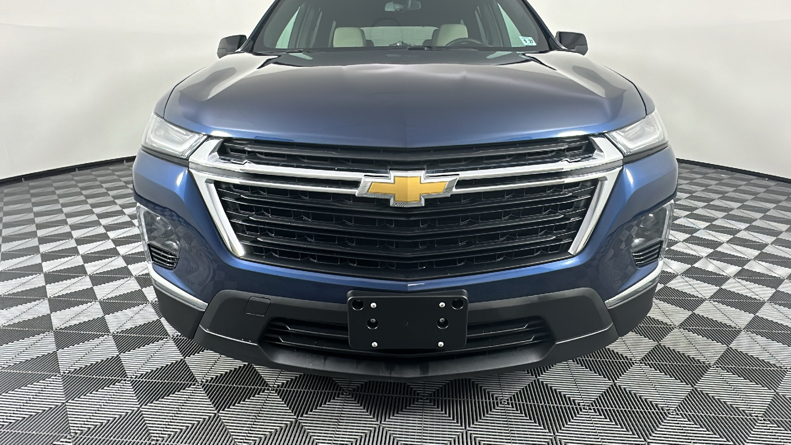 2023 Chevrolet Traverse LS 5