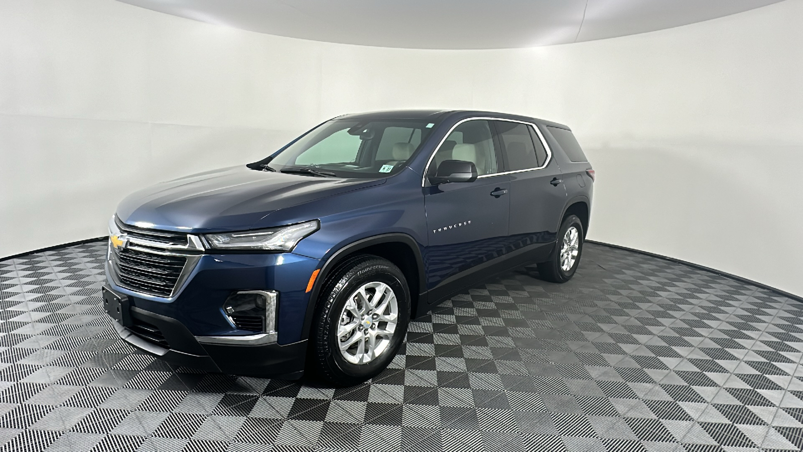 2023 Chevrolet Traverse LS 6