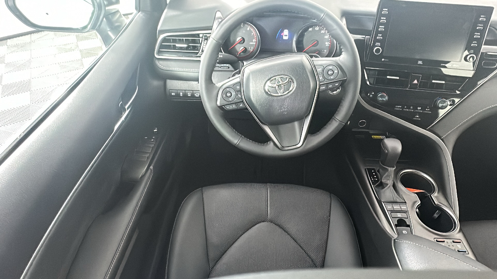 2024 Toyota Camry XSE V6 26