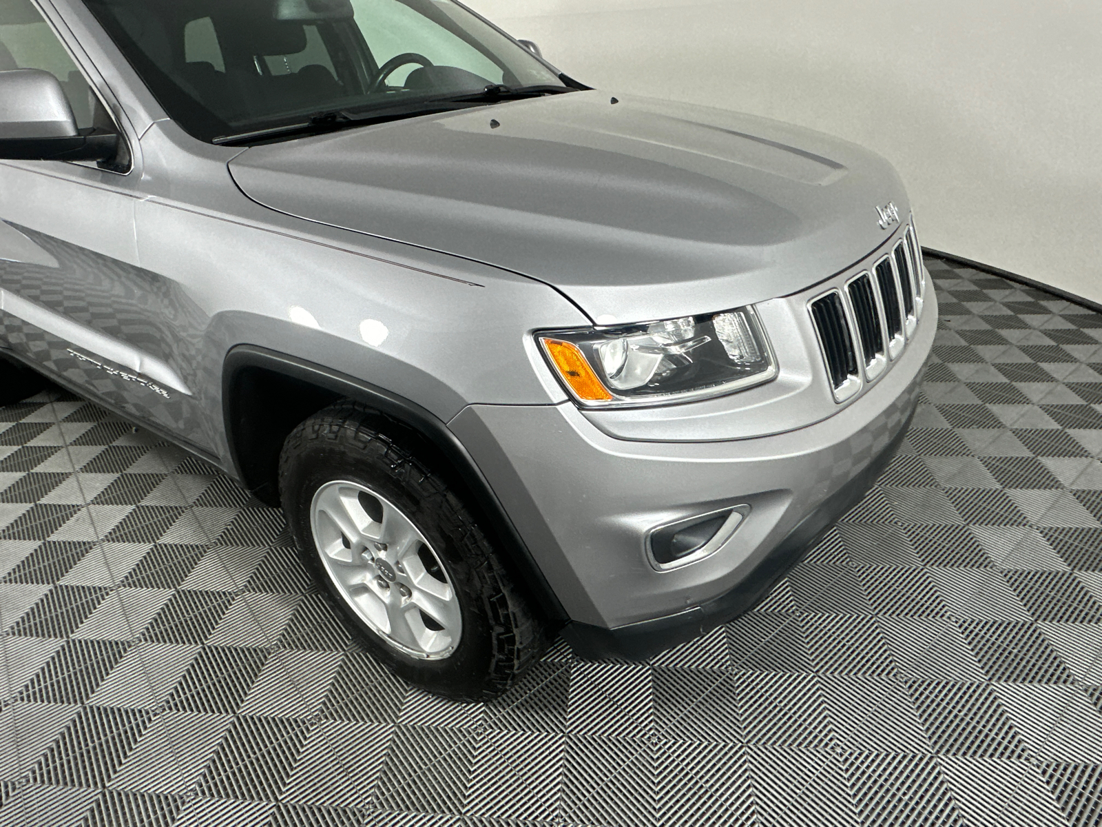 2015 Jeep Grand Cherokee Laredo 2