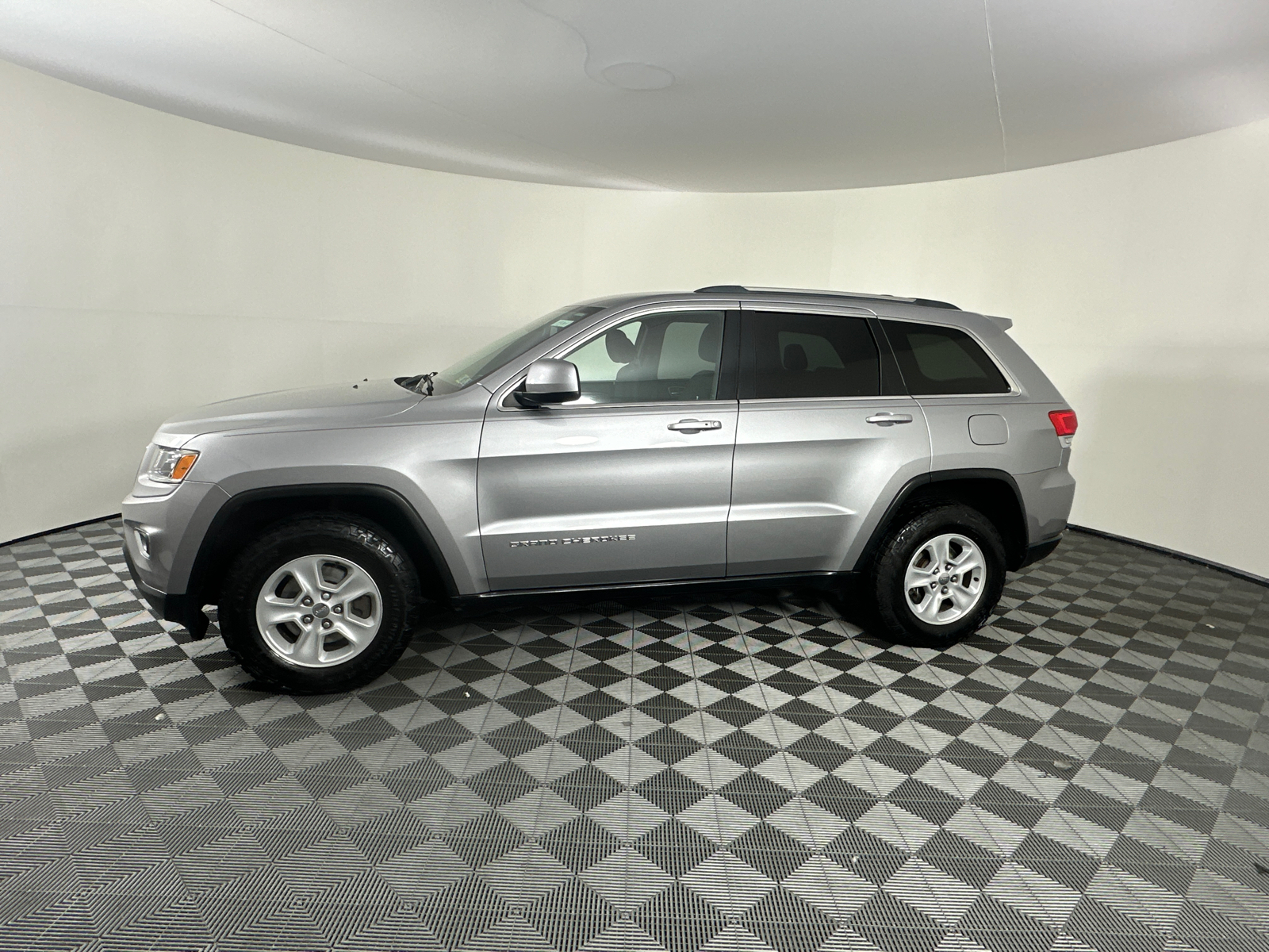 2015 Jeep Grand Cherokee Laredo 9