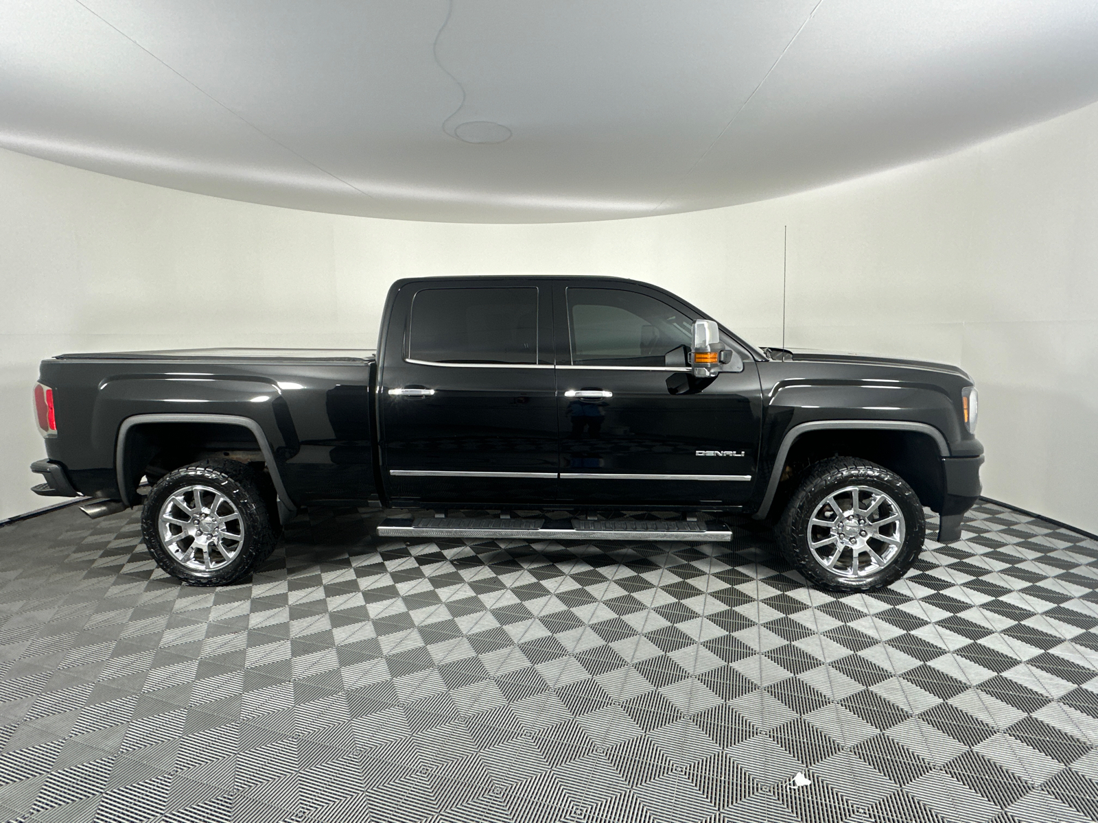 2017 GMC Sierra 1500 Denali 16