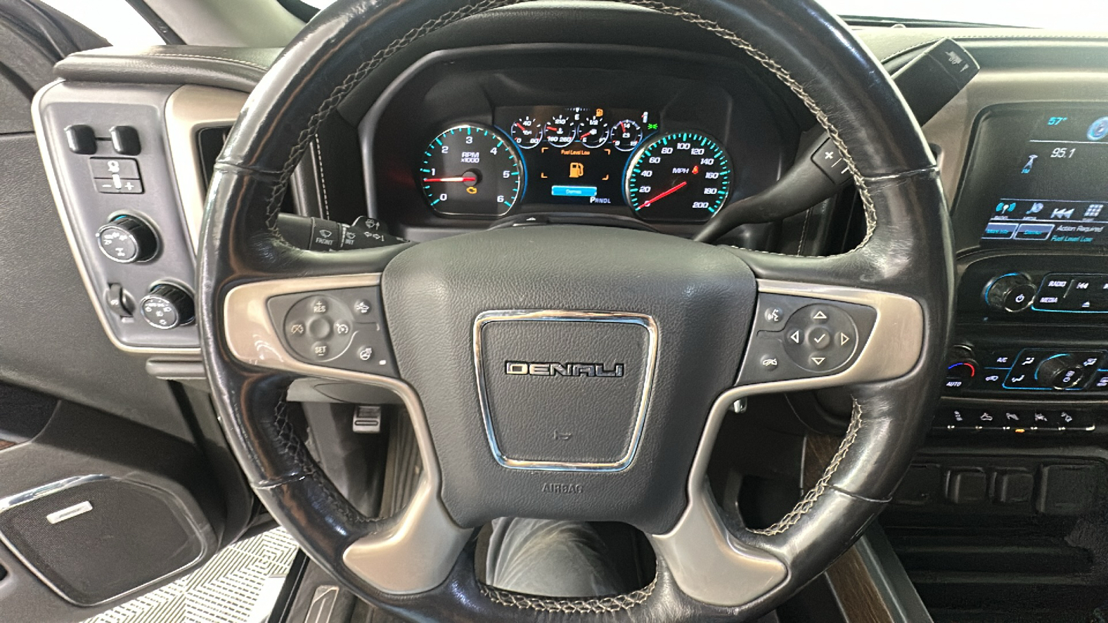 2017 GMC Sierra 1500 Denali 35