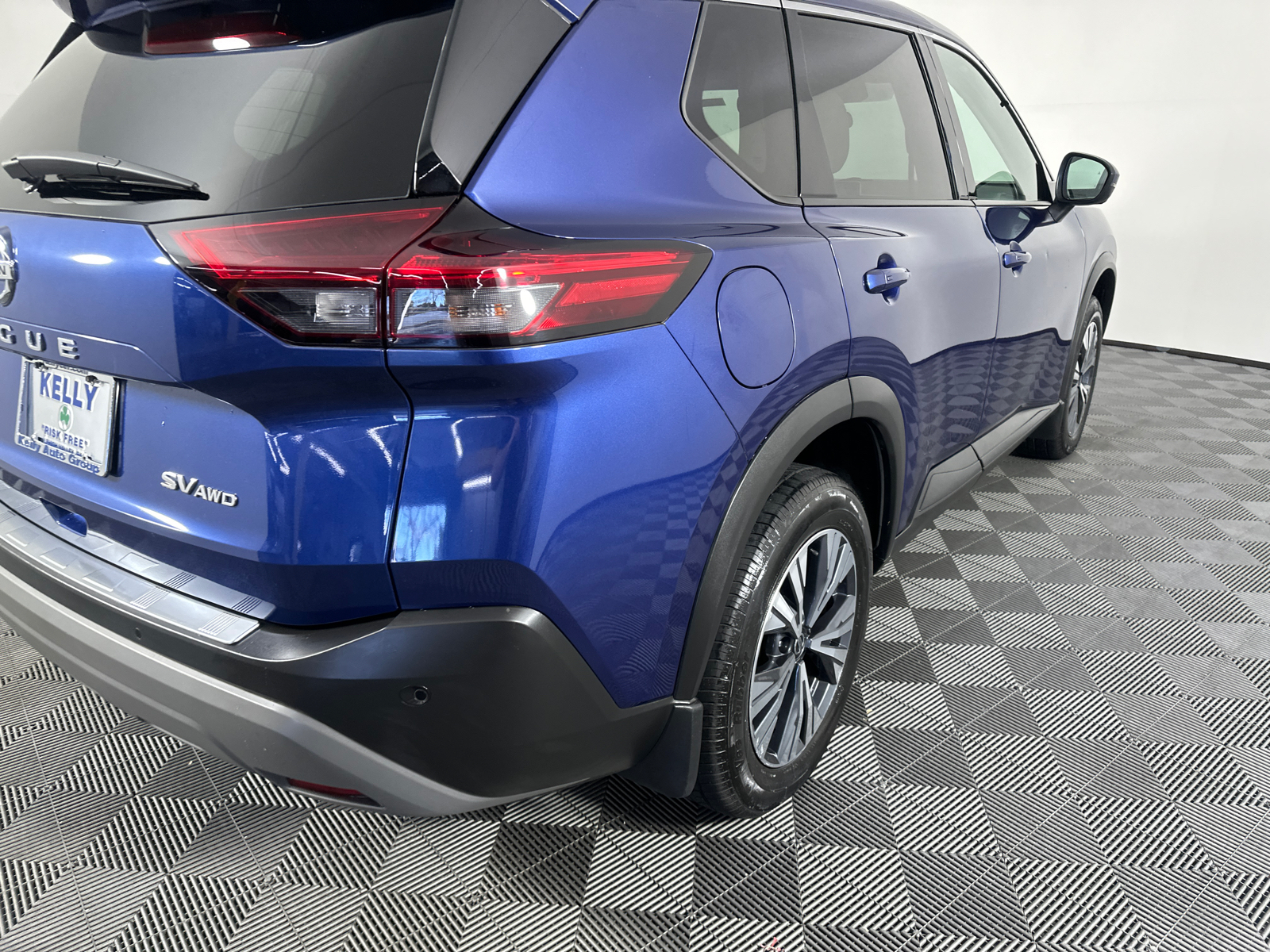 2021 Nissan Rogue SV 18