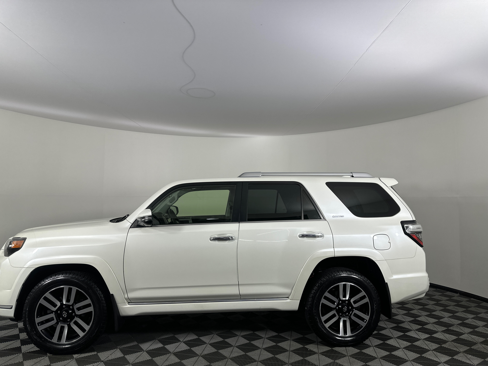 2022 Toyota 4Runner Limited 9