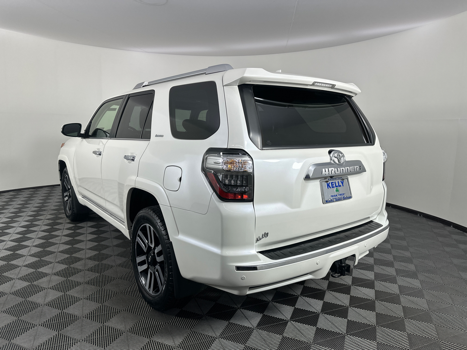 2022 Toyota 4Runner Limited 10