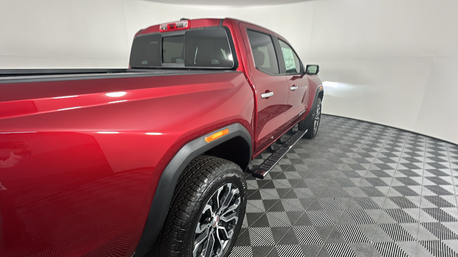 2024 GMC Canyon Denali 16