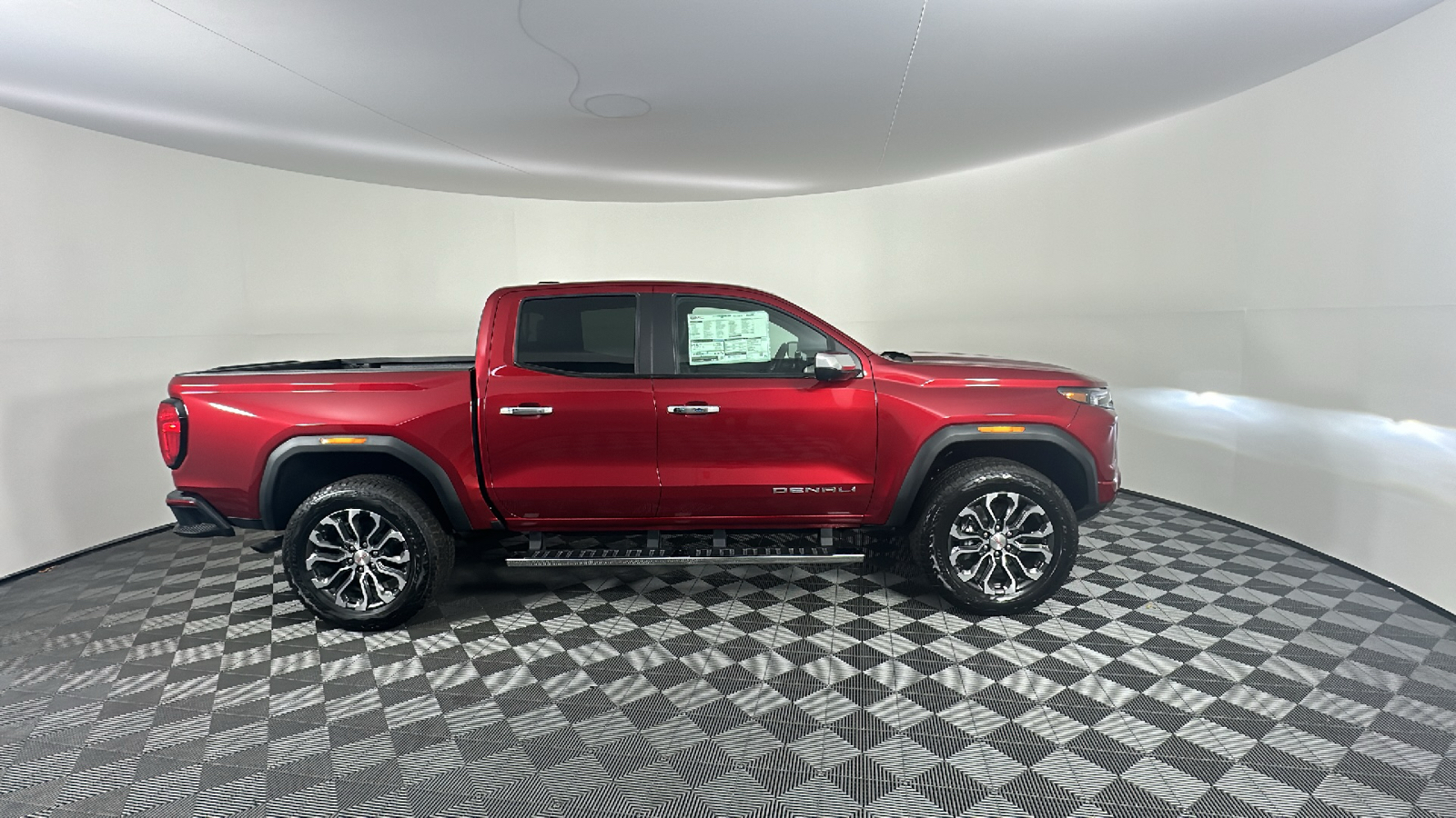 2024 GMC Canyon Denali 18