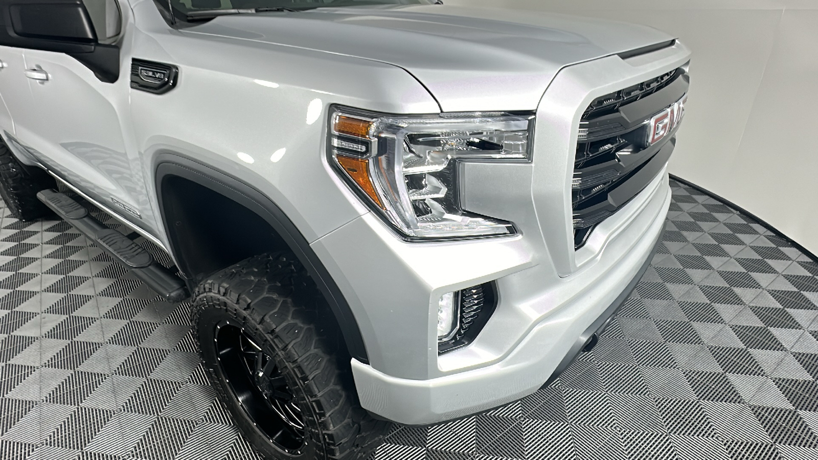 2021 GMC Sierra 1500 Elevation 2