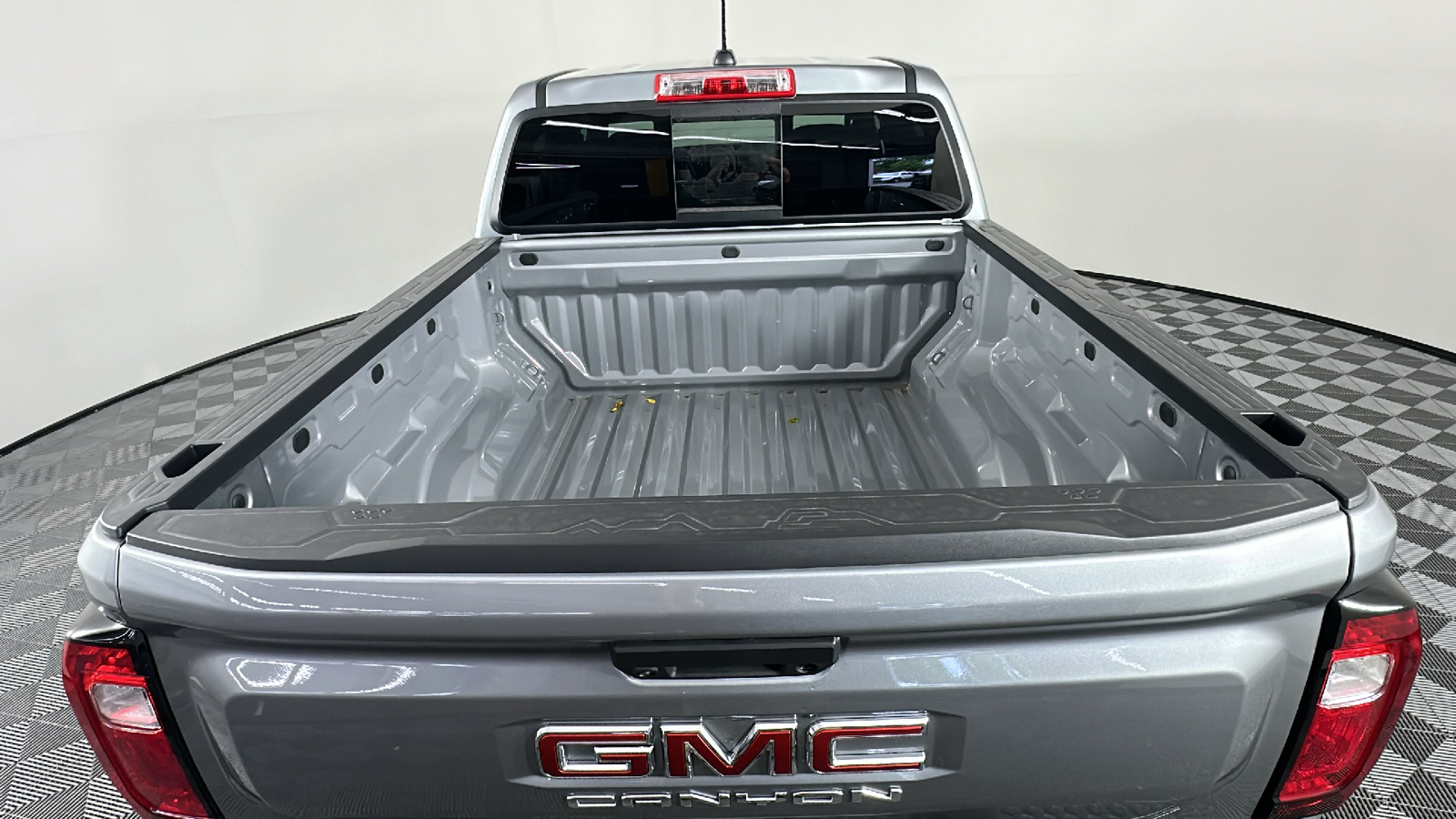 2024 GMC Canyon Elevation 16