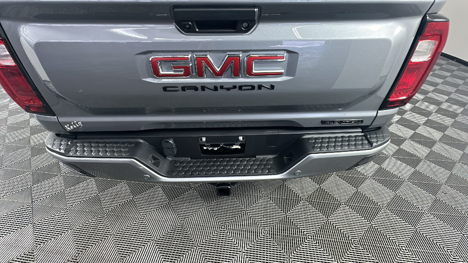 2024 GMC Canyon Elevation 15