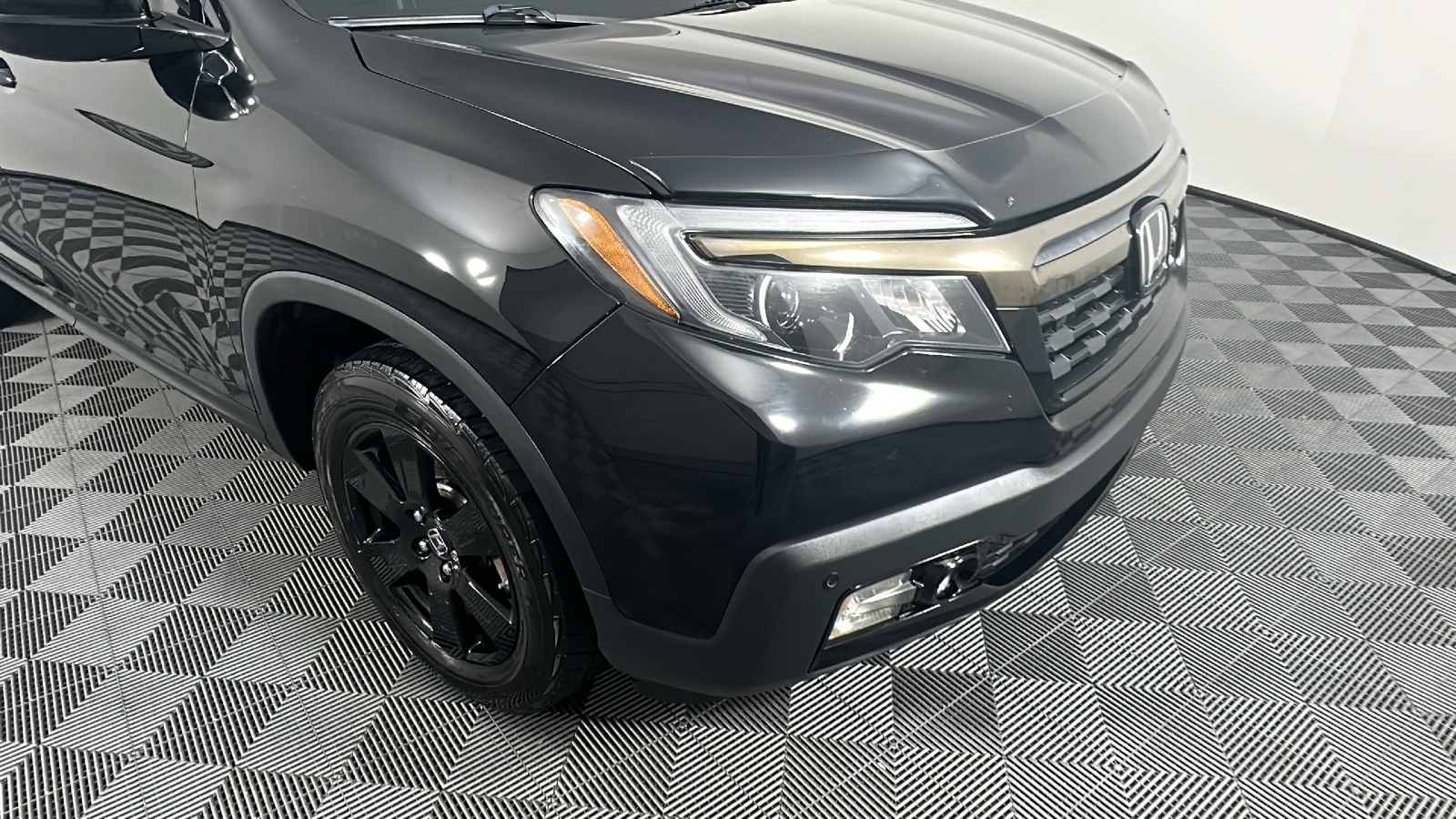 2017 Honda Ridgeline Black Edition 2