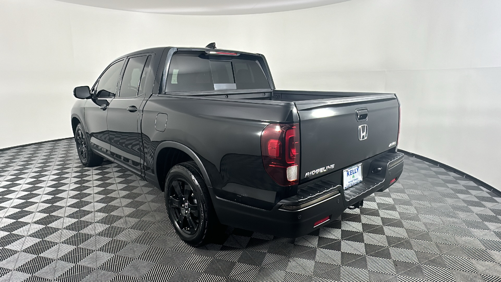 2017 Honda Ridgeline Black Edition 11