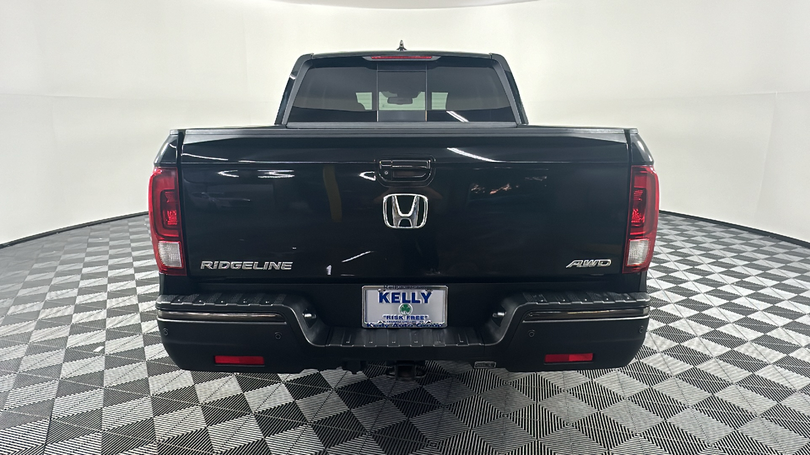 2017 Honda Ridgeline Black Edition 14