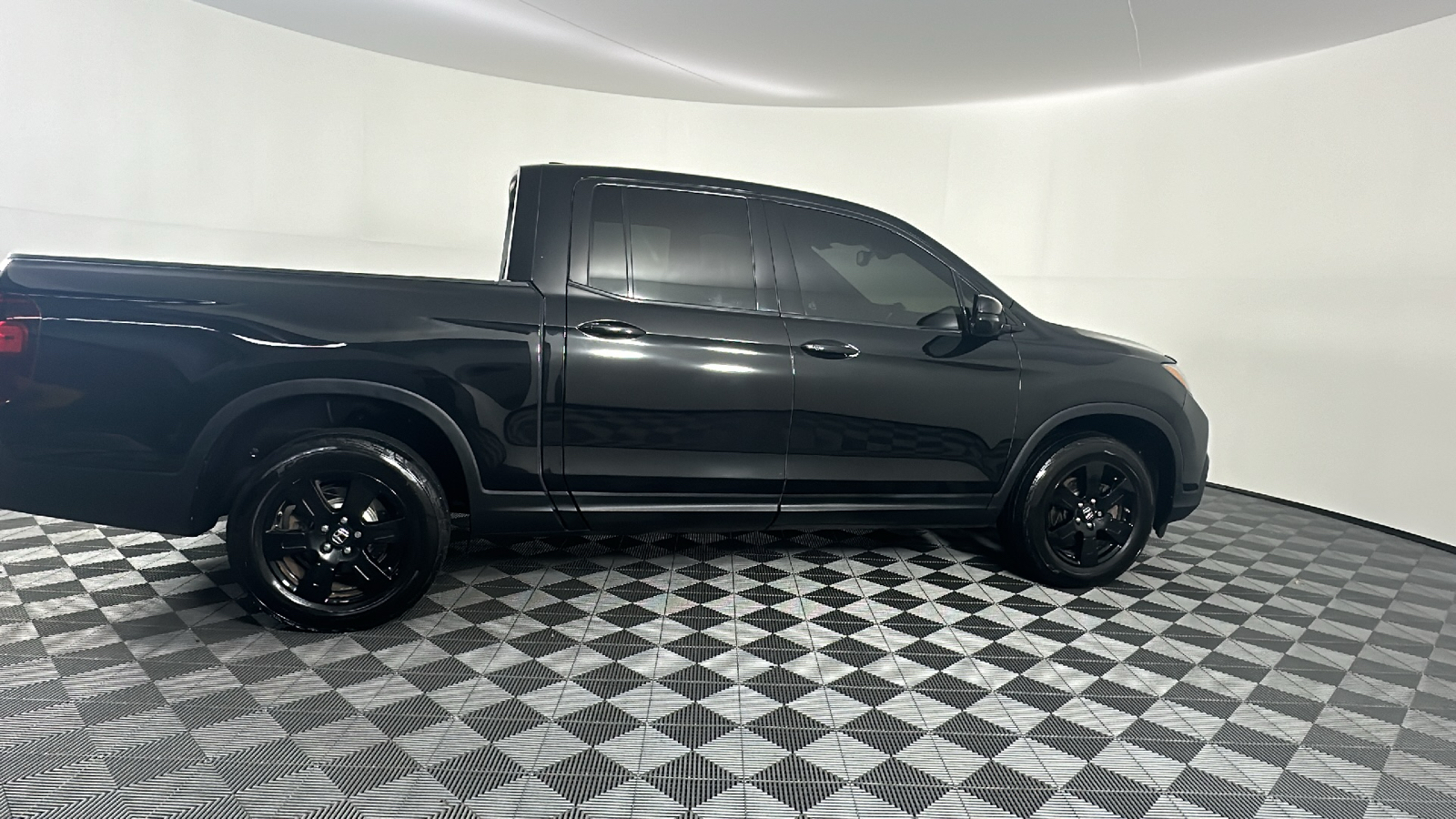 2017 Honda Ridgeline Black Edition 24