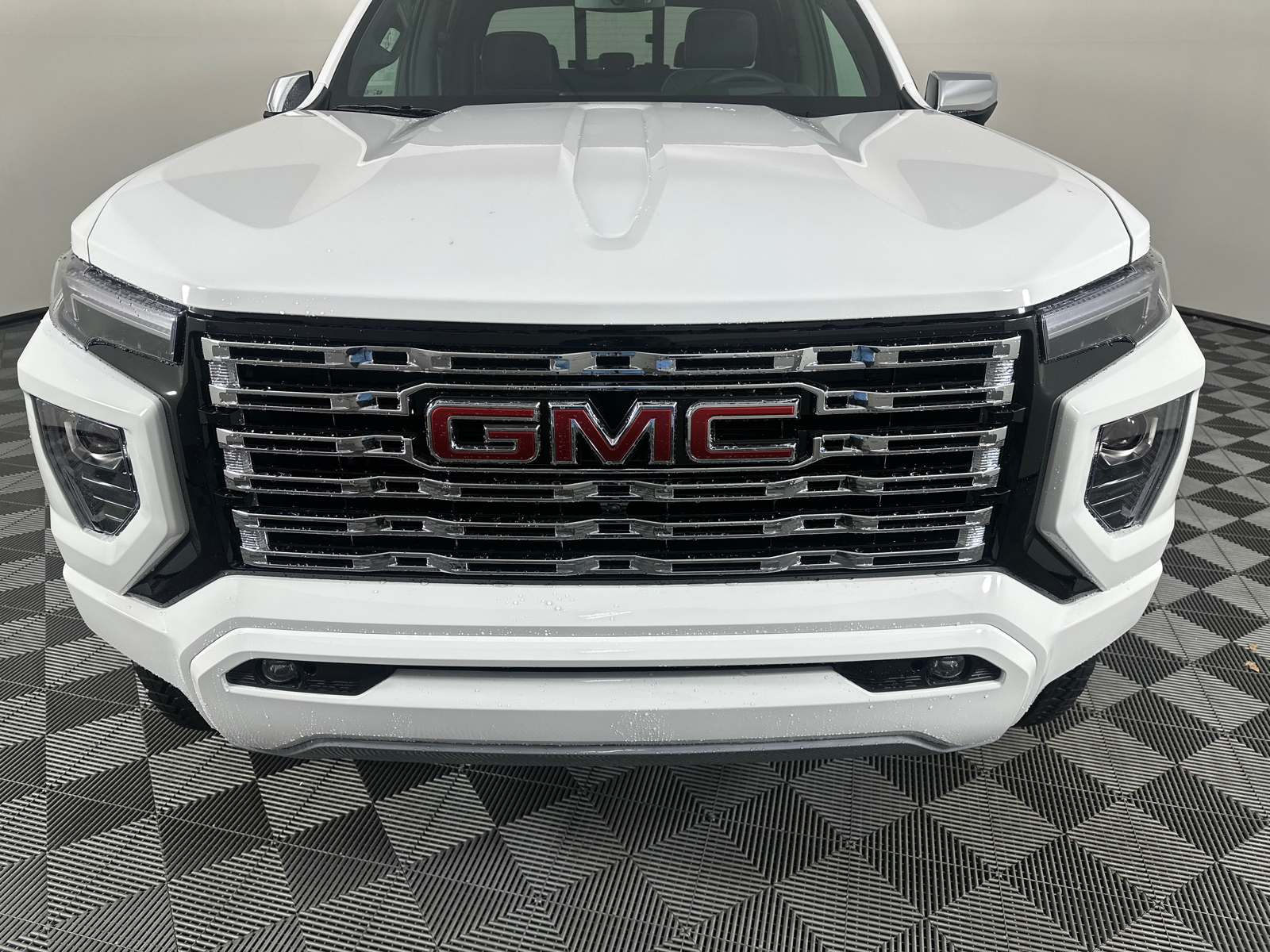 2024 GMC Canyon Denali 3