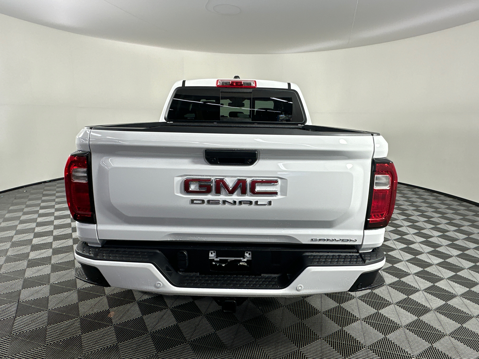 2024 GMC Canyon Denali 12