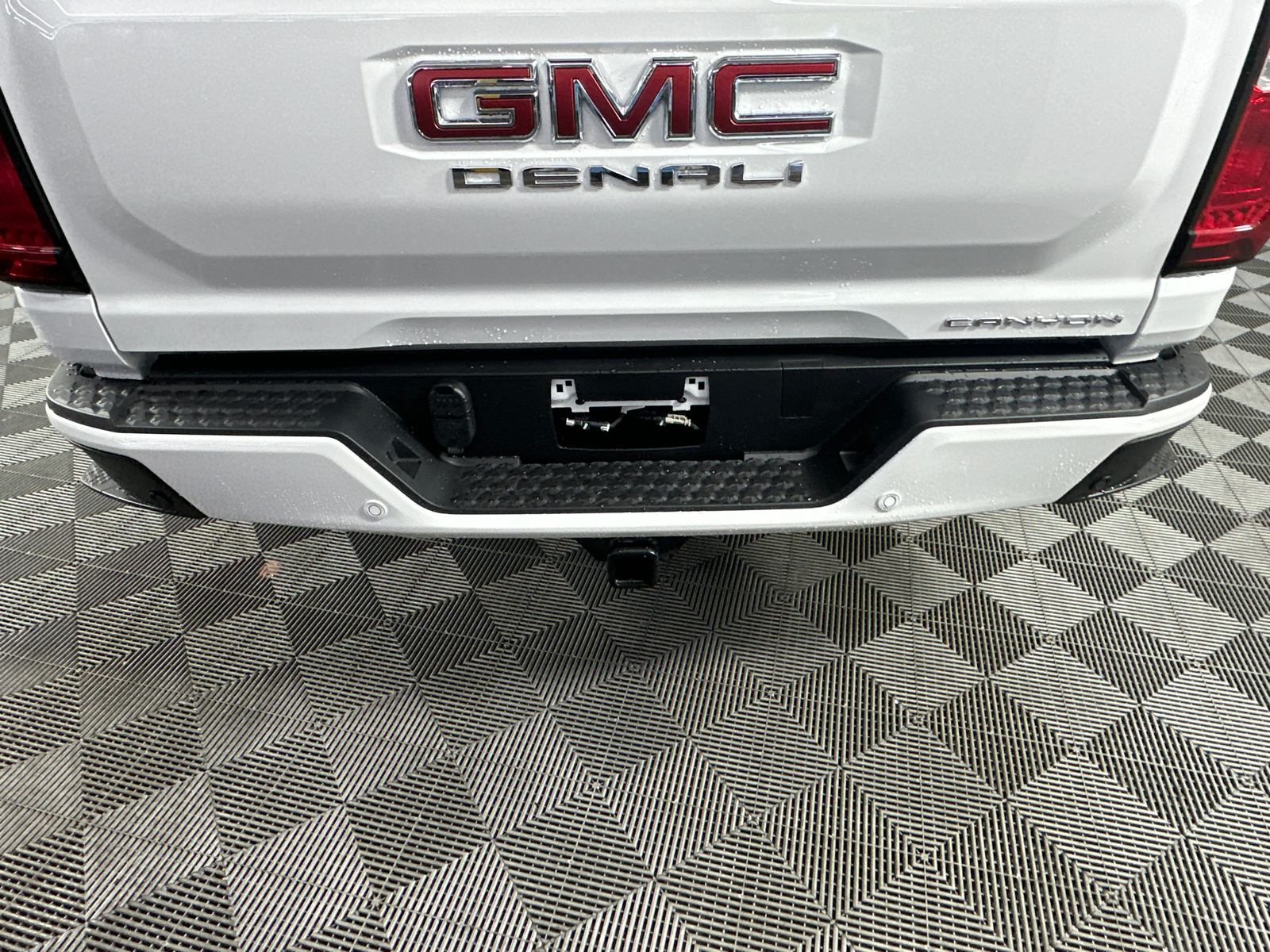 2024 GMC Canyon Denali 13