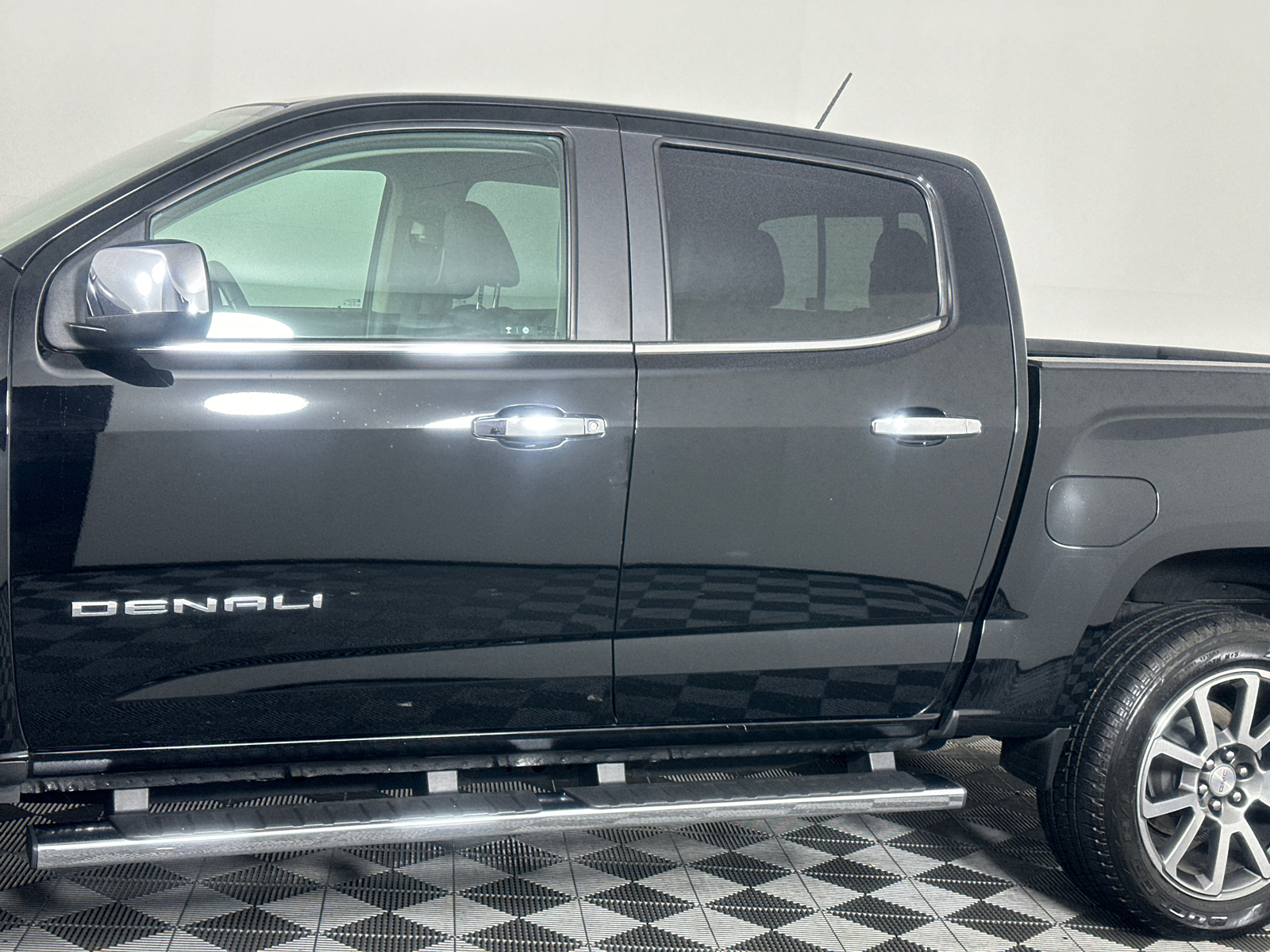 2021 GMC Canyon Denali 10