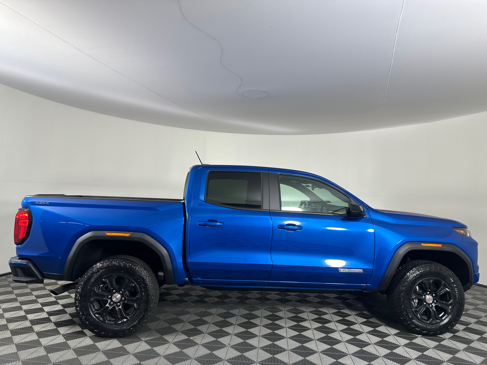 2024 GMC Canyon Elevation 17