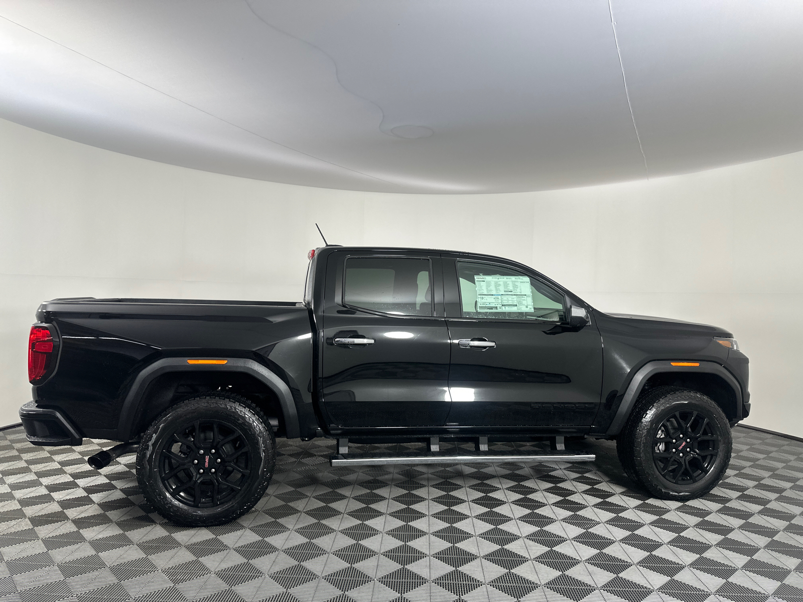 2024 GMC Canyon Denali 18