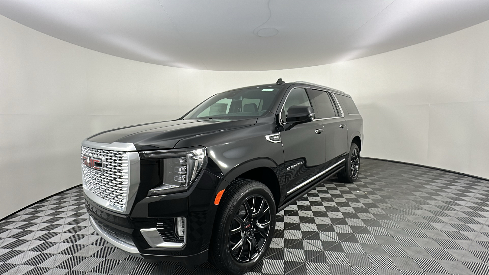 2024 GMC Yukon XL Denali 8