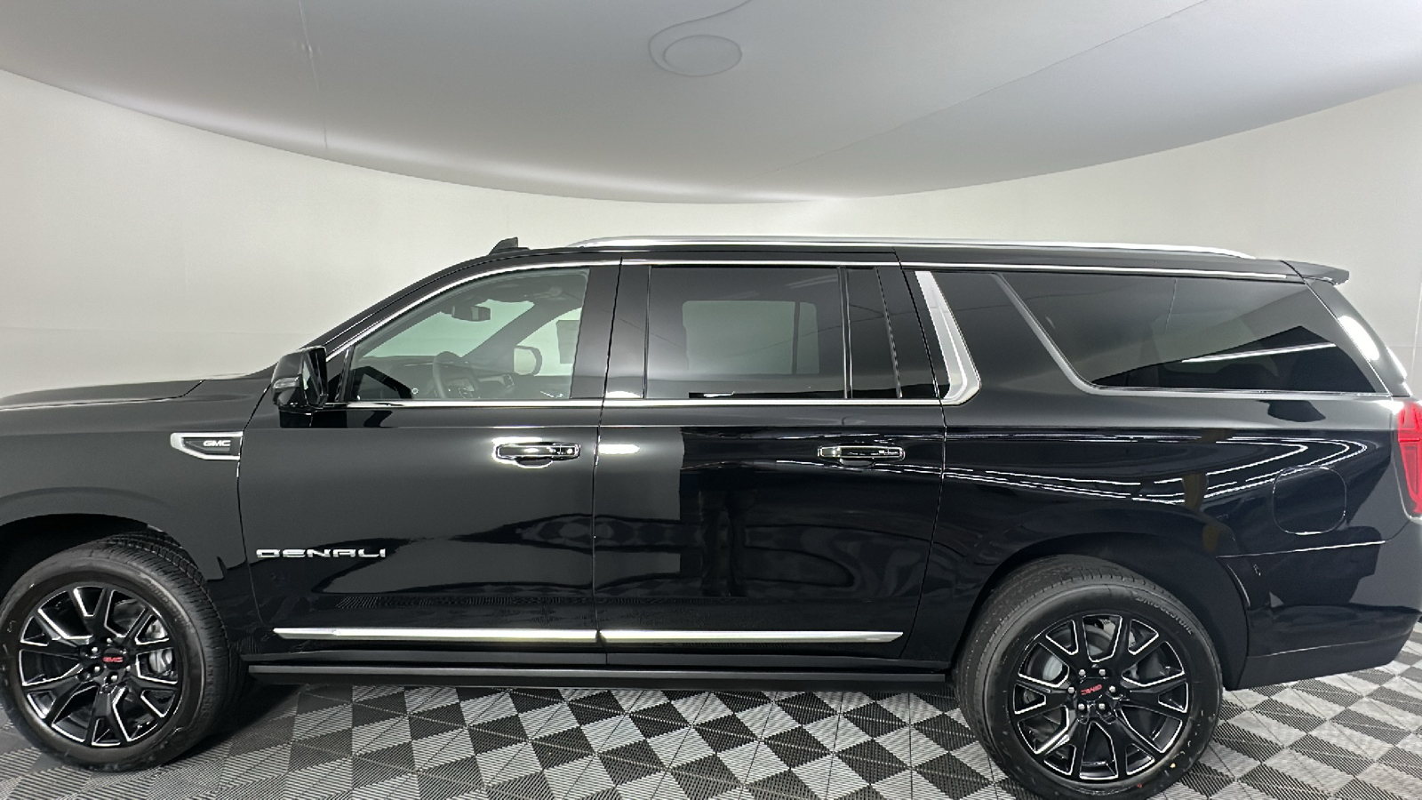 2024 GMC Yukon XL Denali 12