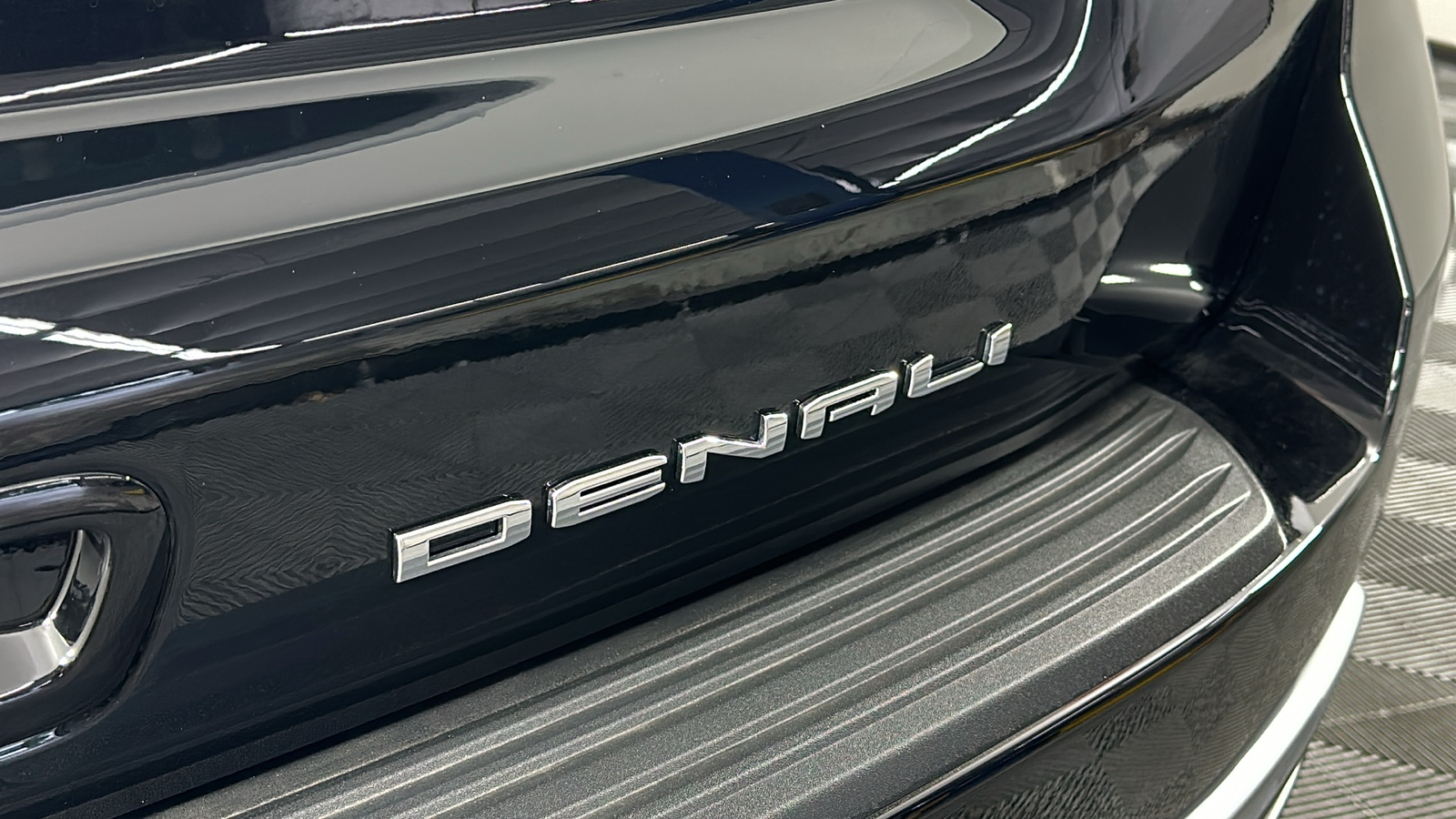 2024 GMC Yukon XL Denali 17