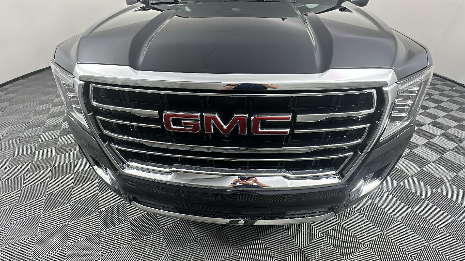 2024 GMC Yukon XL SLT 3