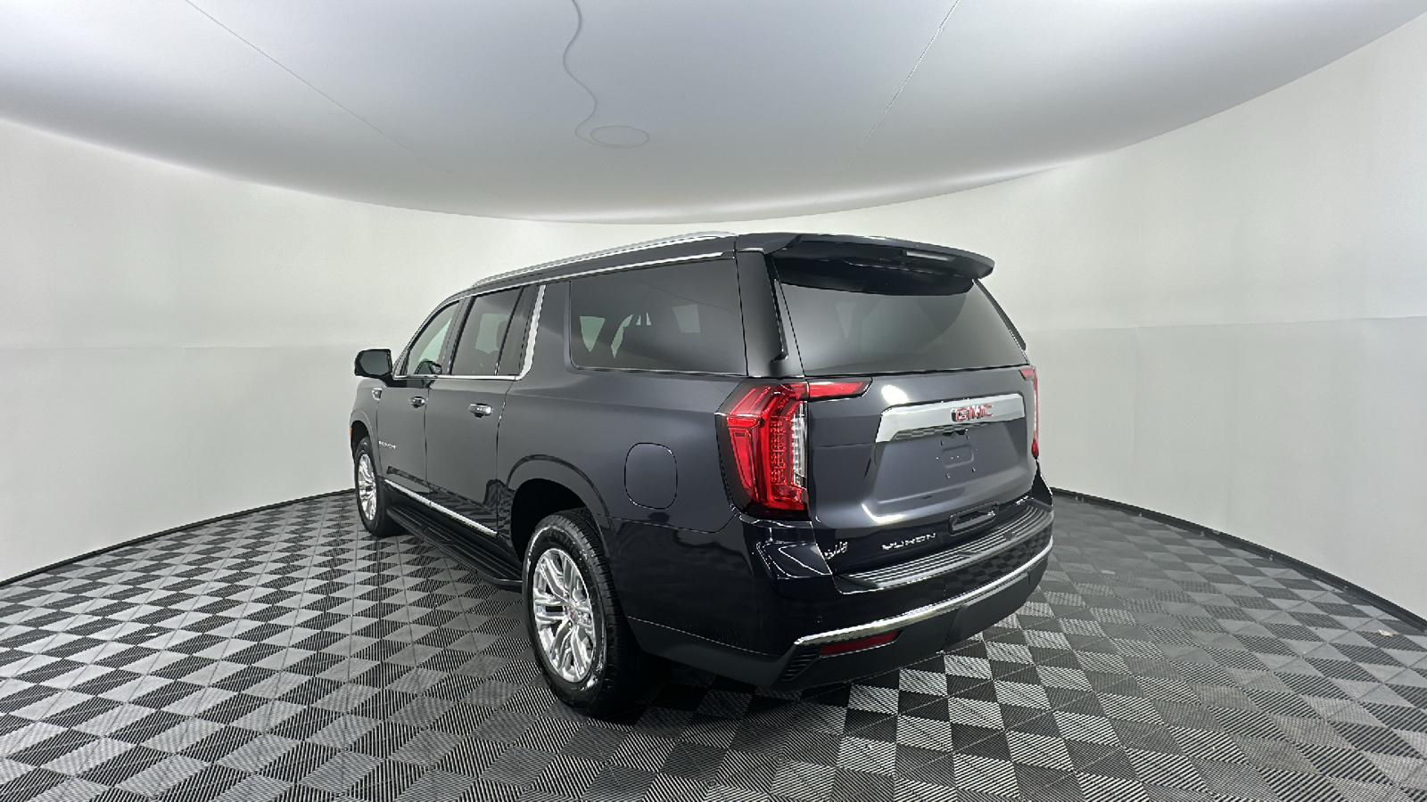 2024 GMC Yukon XL SLT 10