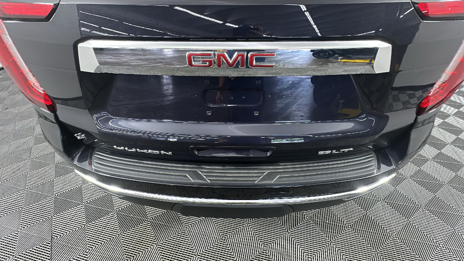 2024 GMC Yukon XL SLT 14