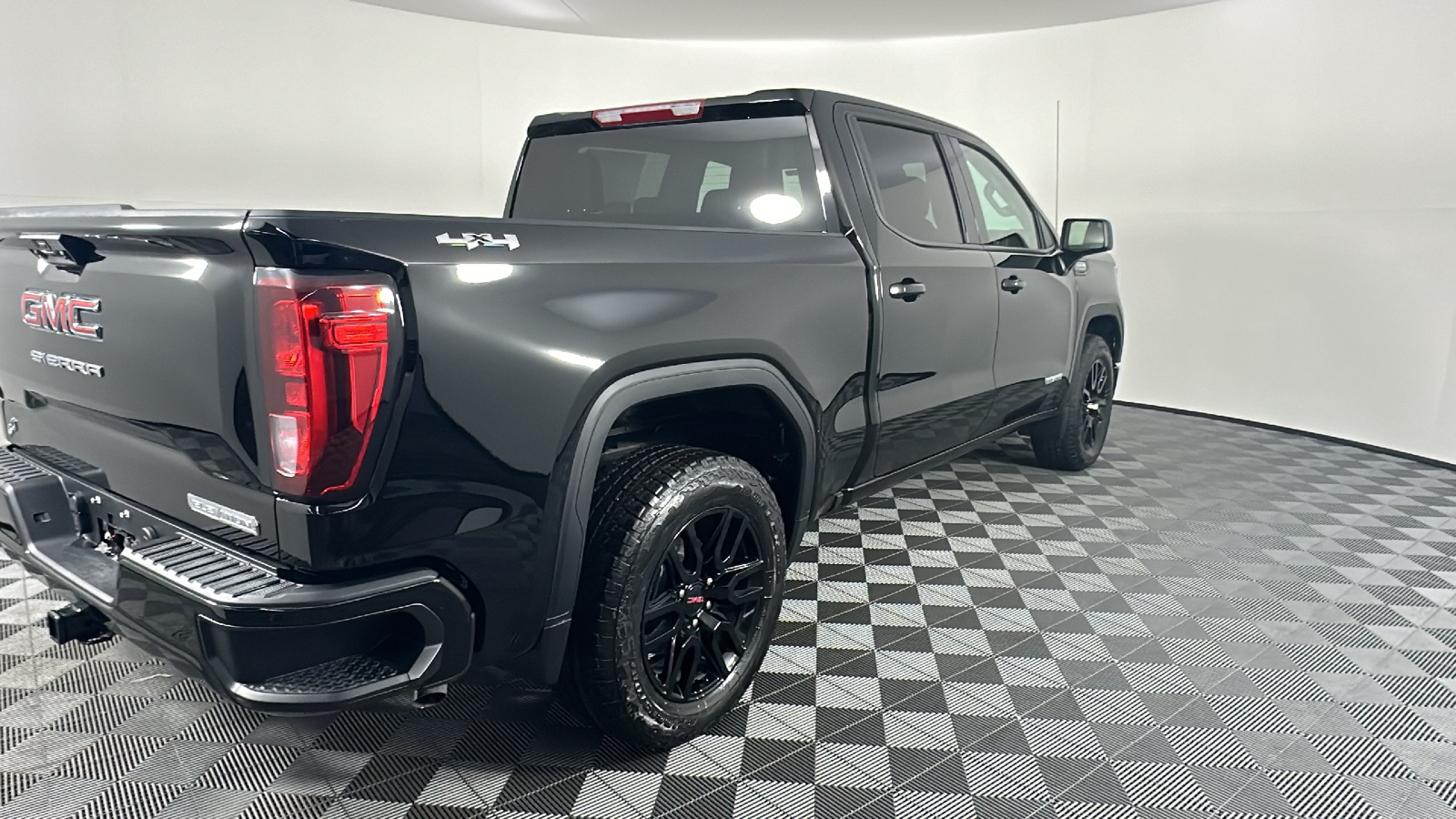 2024 GMC Sierra 1500 Elevation 18