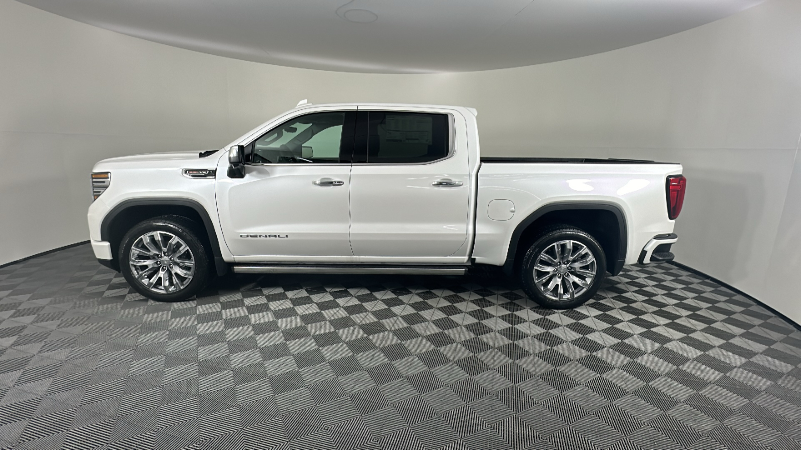 2024 GMC Sierra 1500 Denali 8