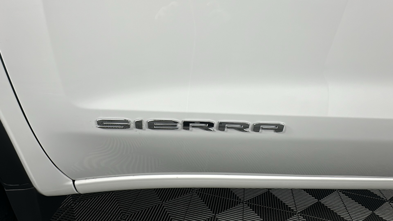 2024 GMC Sierra 1500 Pro 11