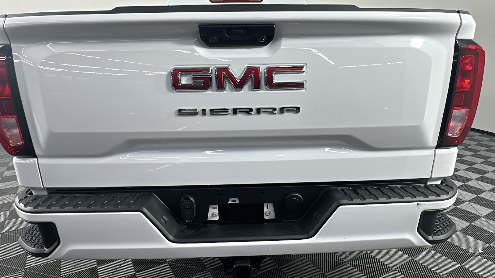 2024 GMC Sierra 1500 Pro 17