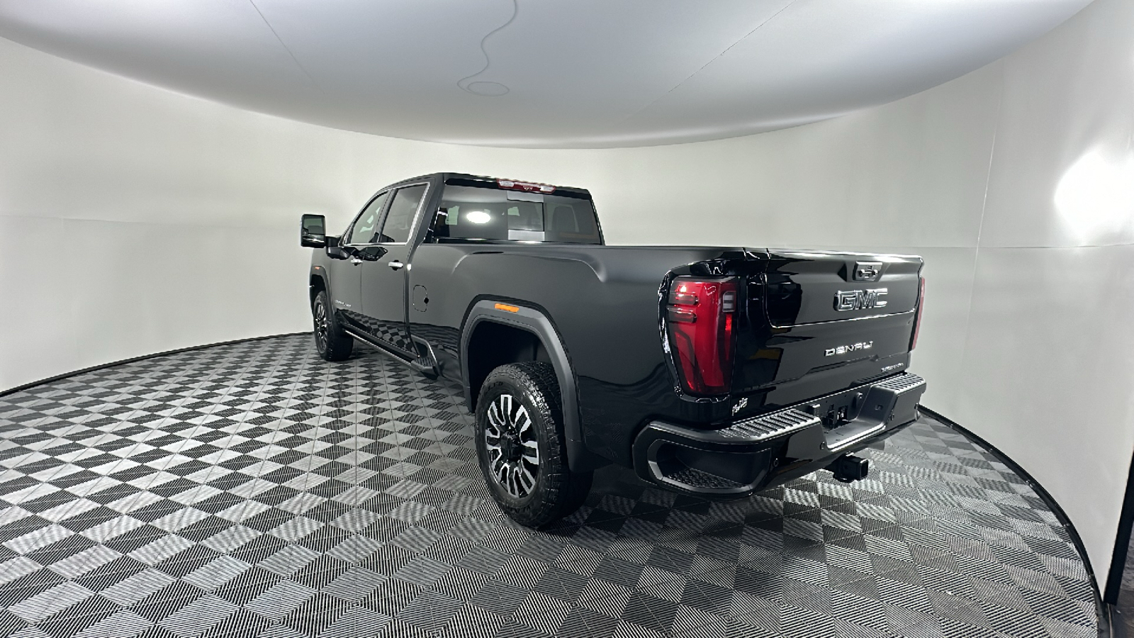 2024 GMC Sierra 3500HD Denali Ultimate 13