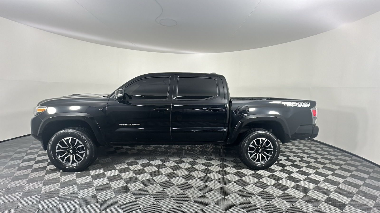 2021 Toyota Tacoma SR V6 10