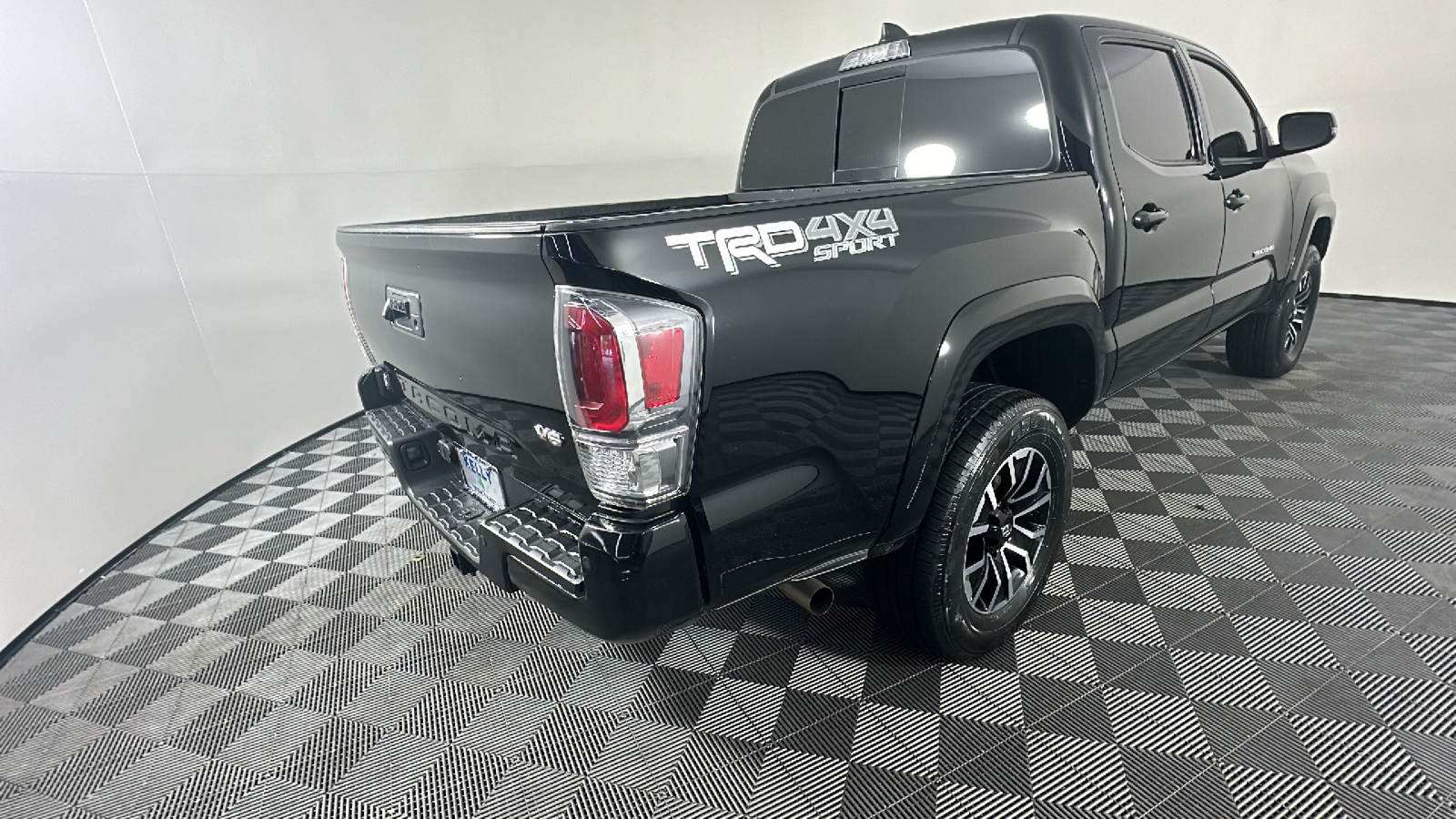 2021 Toyota Tacoma SR V6 18