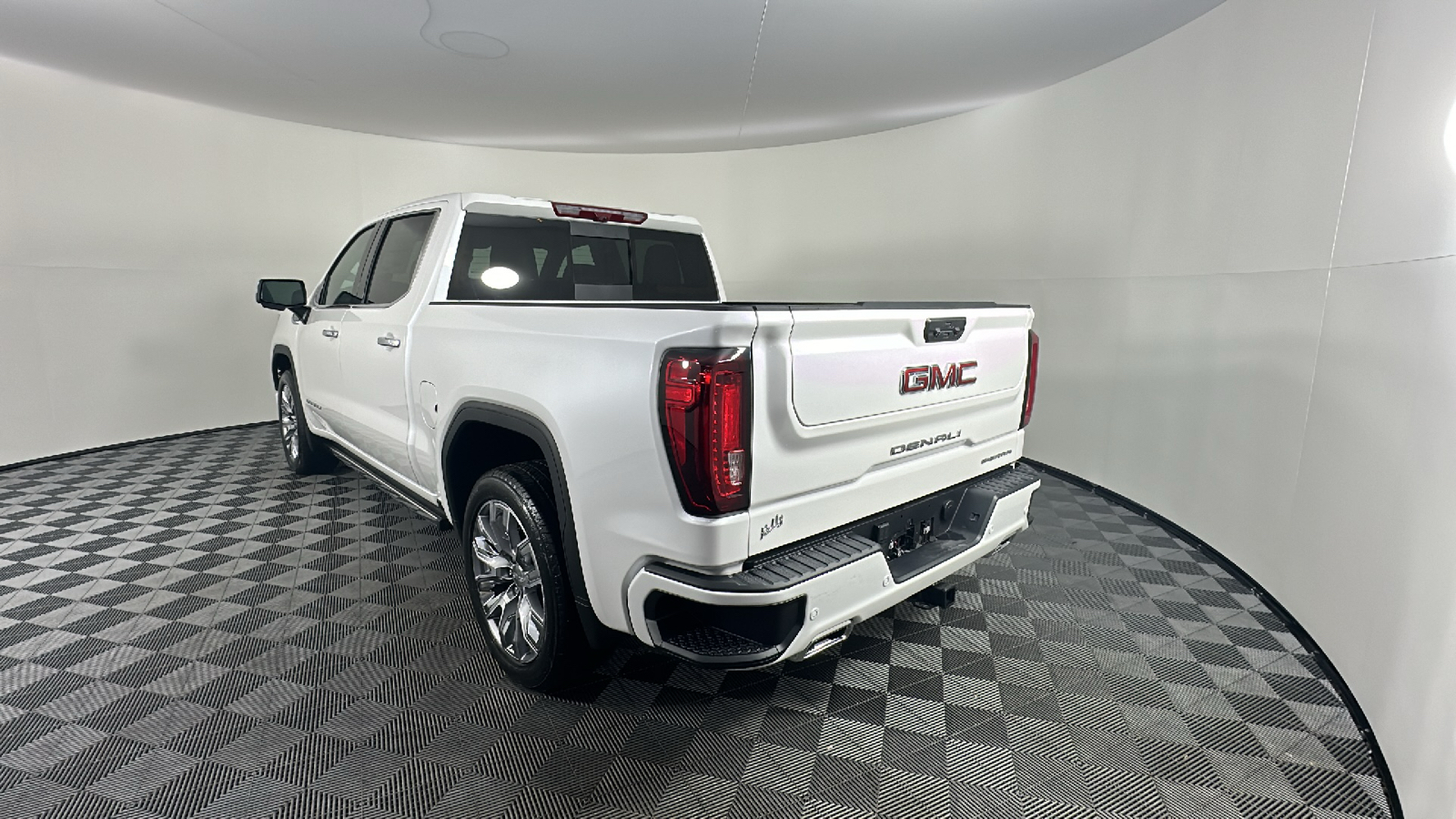 2024 GMC Sierra 1500 Denali 11