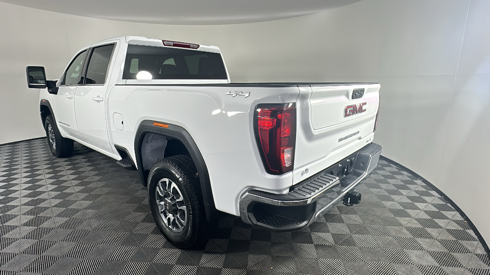 2024 GMC Sierra 2500HD SLE 11