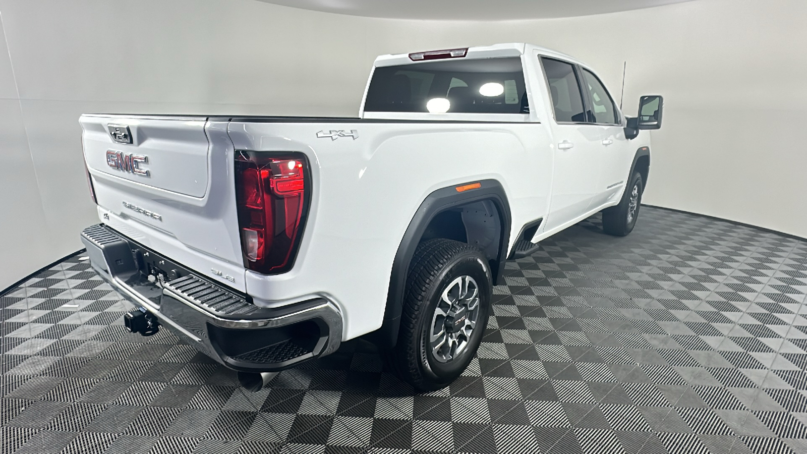 2024 GMC Sierra 2500HD SLE 18