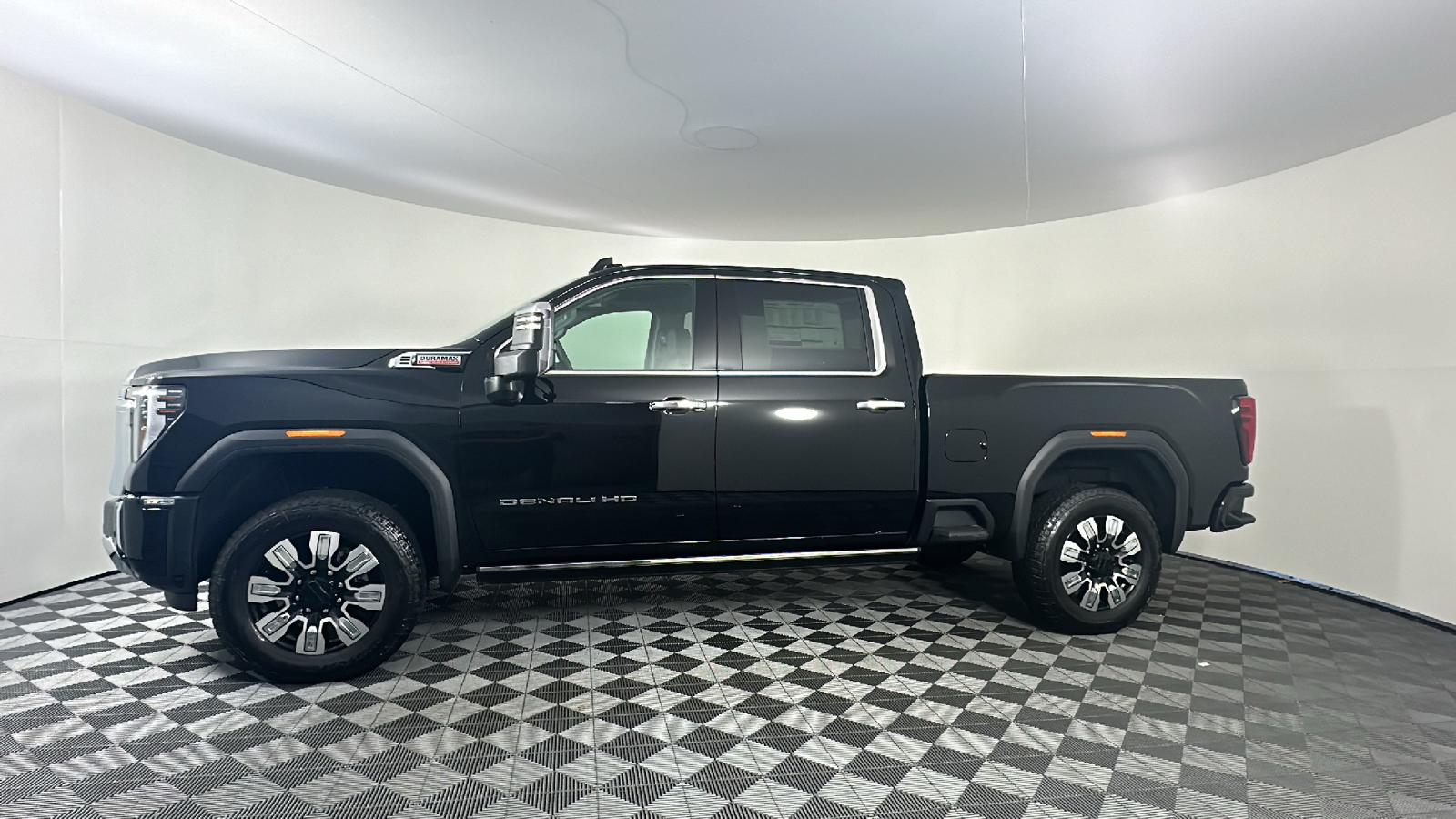 2024 GMC Sierra 2500HD Denali 9