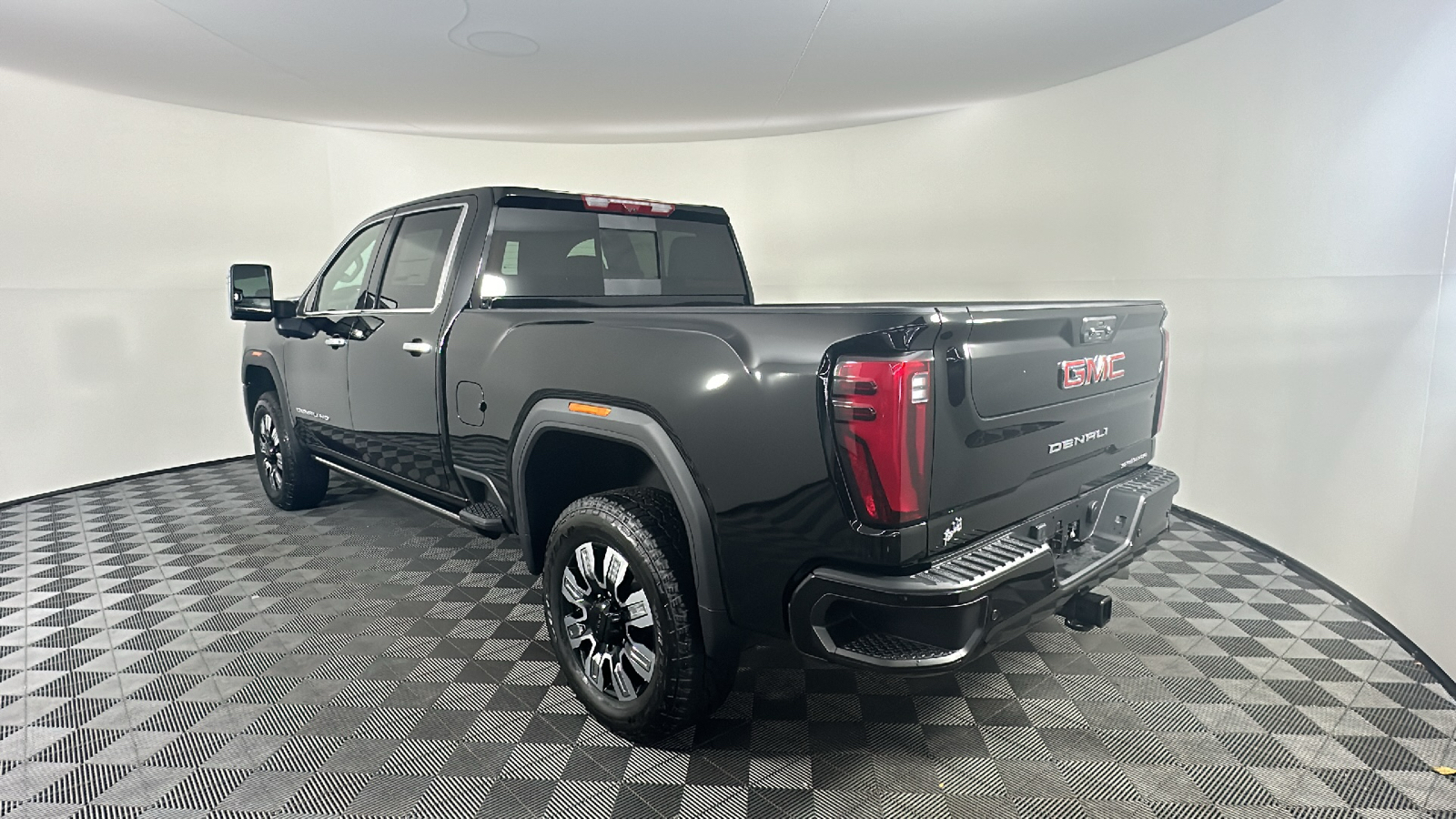 2024 GMC Sierra 2500HD Denali 11