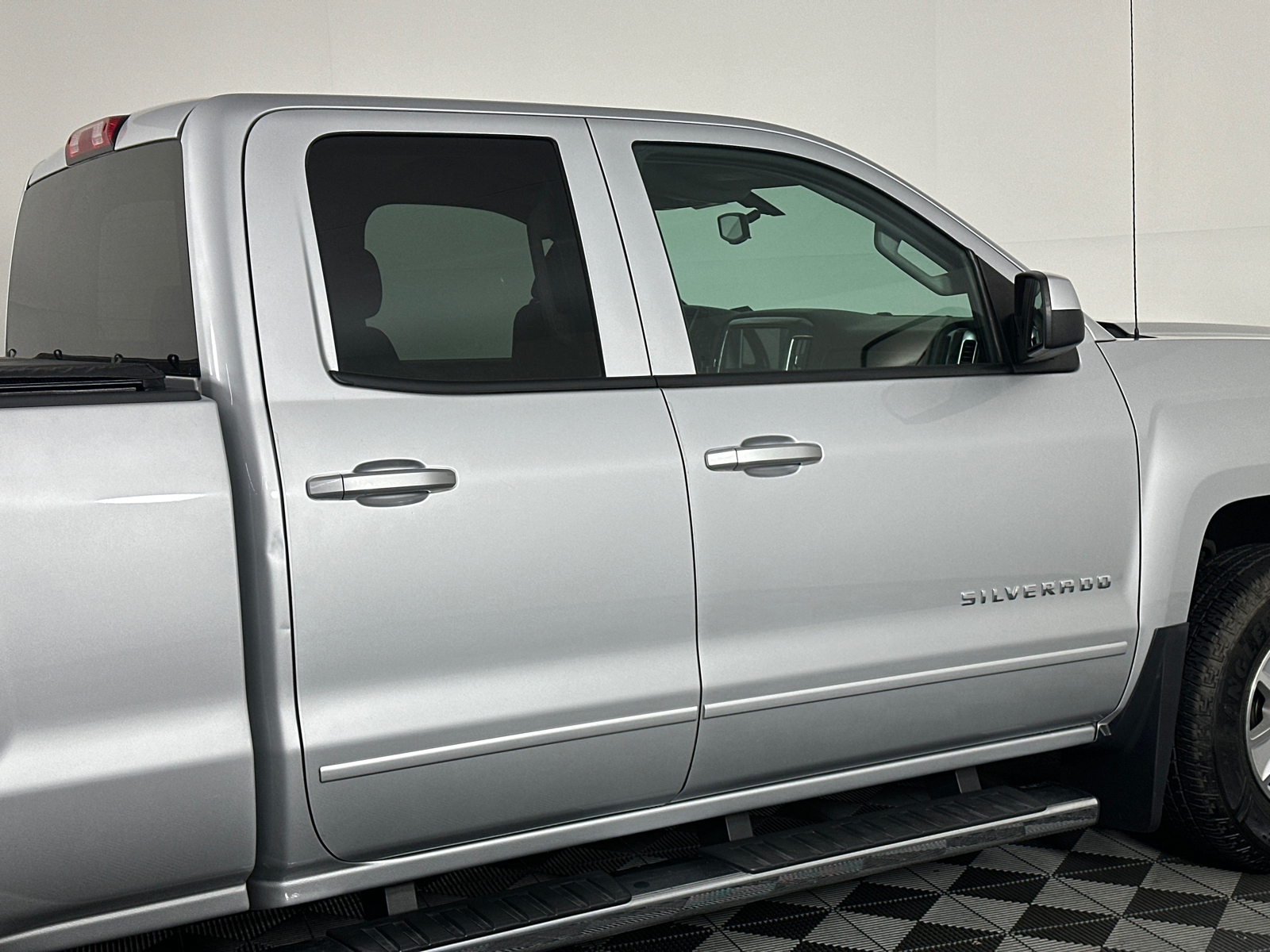 2015 Chevrolet Silverado 1500 LT 23