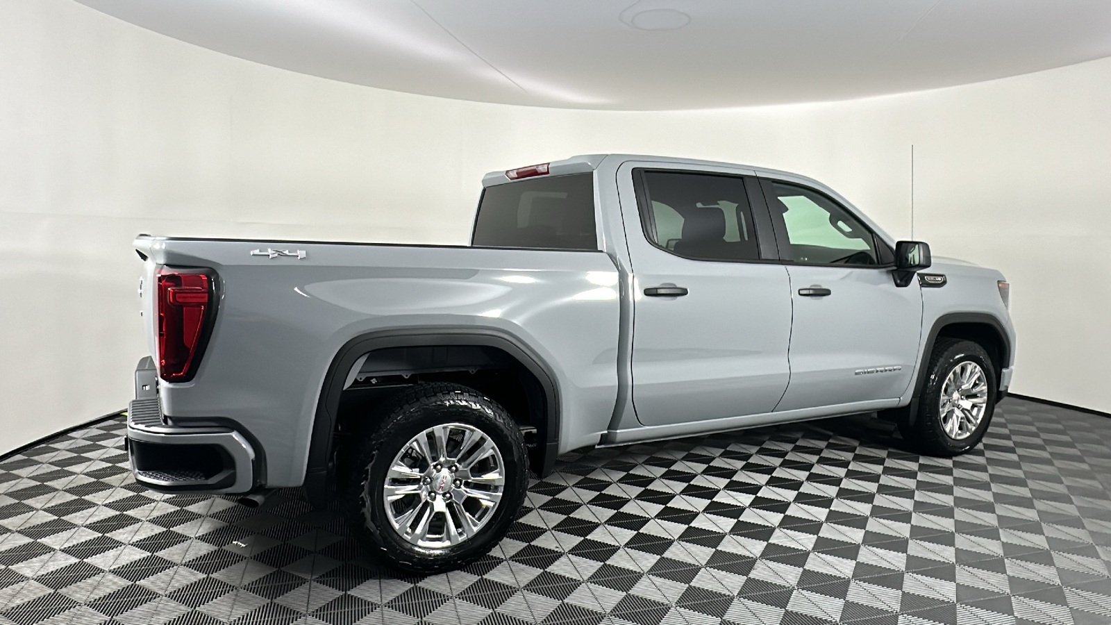 2024 GMC Sierra 1500 Pro 18